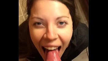 Play Jacklynn give amazing blowjob while mom waits