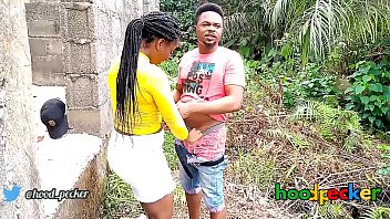 Play Nature fuck: Beautiful ebony fucked in the farm.