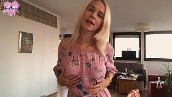 Play Student Shows Her Sexy Butt and Boobs before a Walk with Friend
