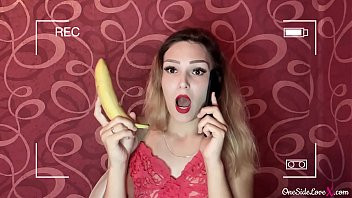 Play Lonely Blonde Ordered Big Dick From Sex Shop And Sucked It To Cumshot In Mouth