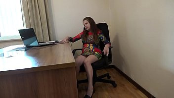 Play I masturbate in the office