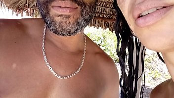 Play Clara Brazil na praia de nudismo em 2017