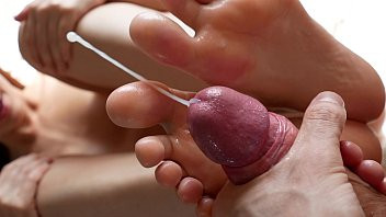 Play My first footjob for bf's big cock