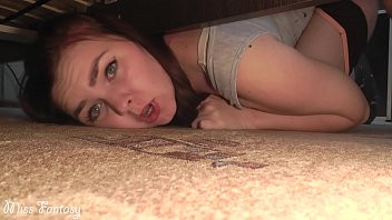 Play Stuck under the bed and was fucked in a wet pussy